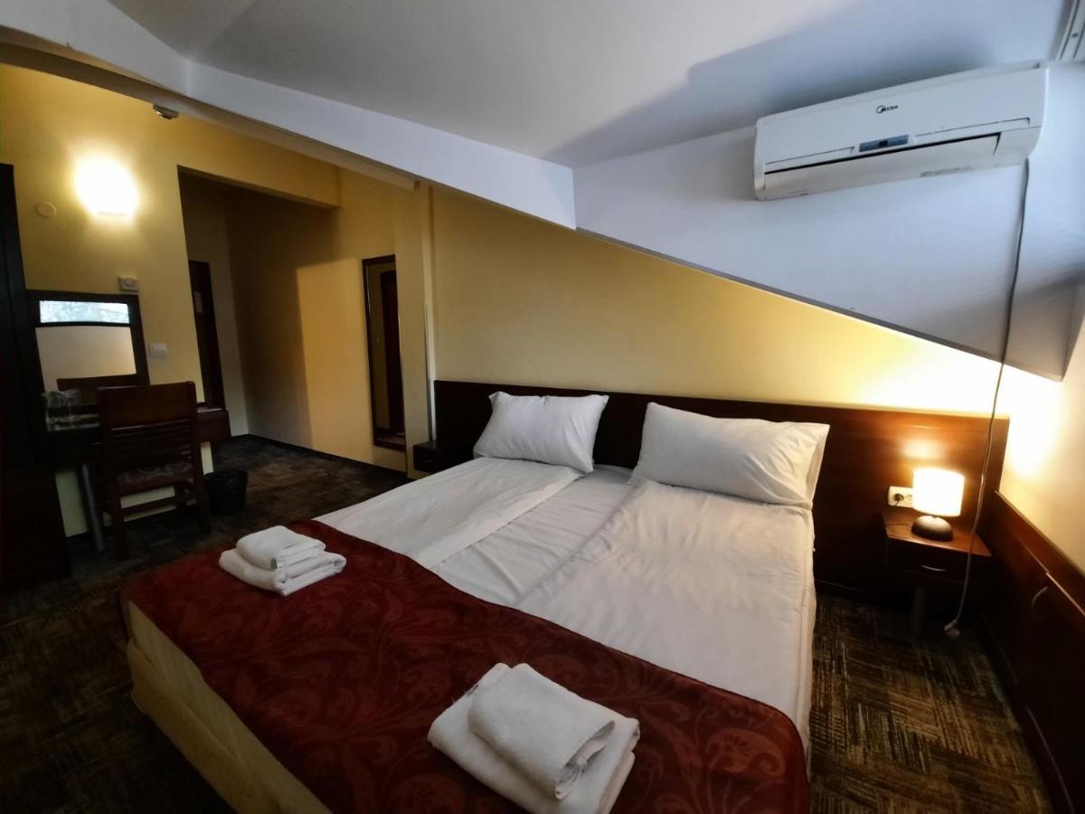 Balkan Hotel Чифлик Экстерьер фото