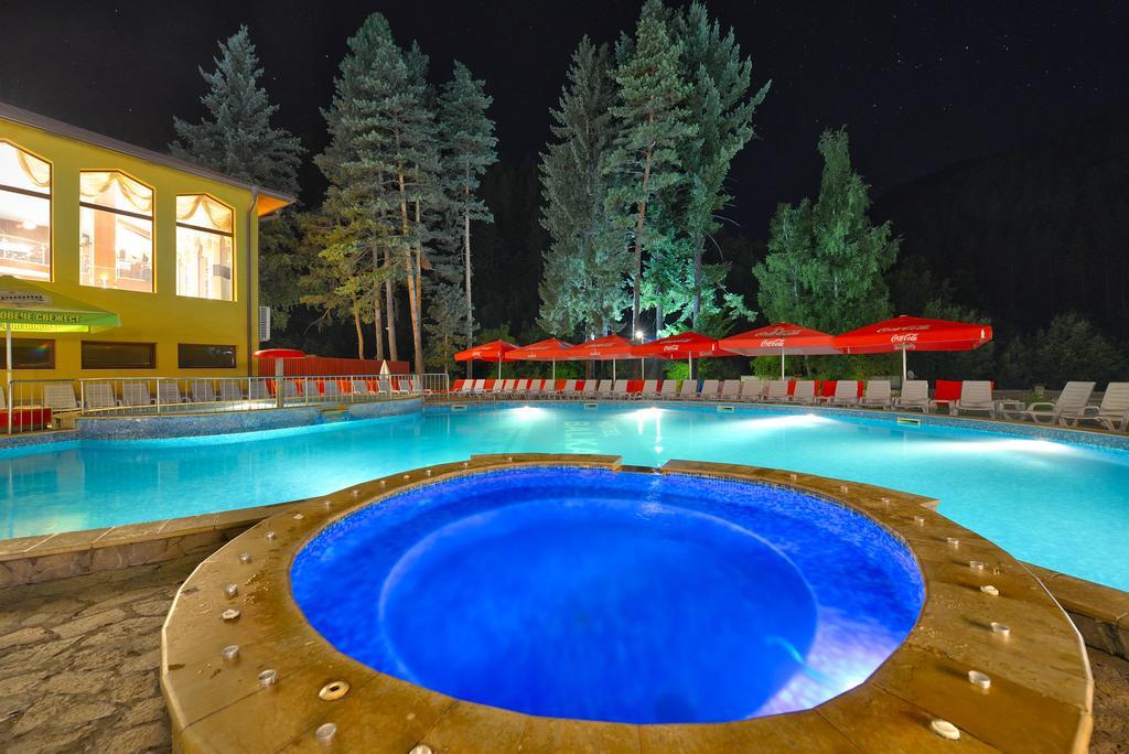Balkan Hotel Чифлик Экстерьер фото